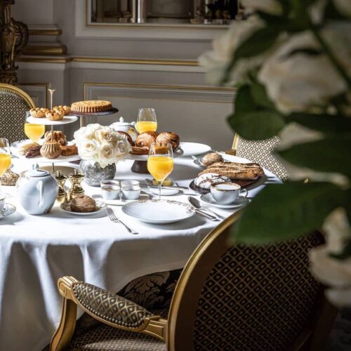 Découvrez notre sélection de petits-déjeuners à prendre dans un palace parisien.